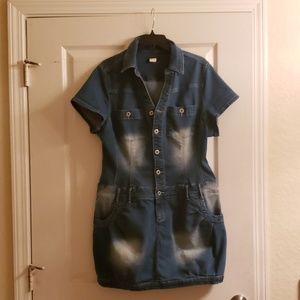 Jean denim dress just never fit me right..cute